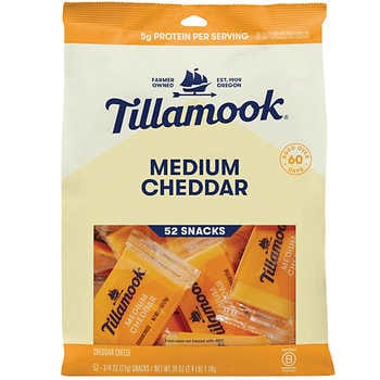 Tillamook Shredded Medium White Cheddar Cheese 5 lb. Bag - 4/Case